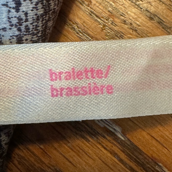 ✨LIKE NEW✨VS PINK BRALETTE - Picture 8 of 9